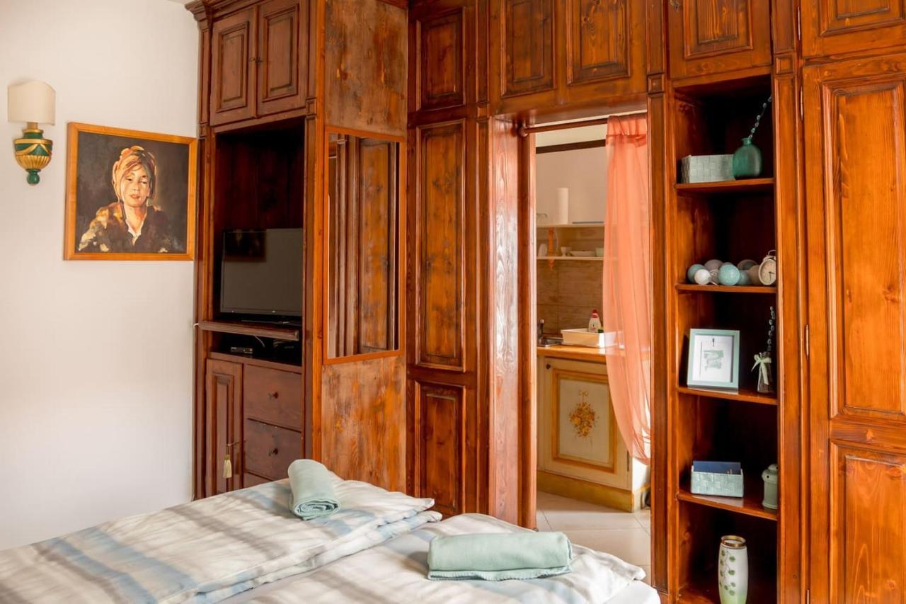 8 Small And Cozy Suite 티미쇼아라 외부 사진