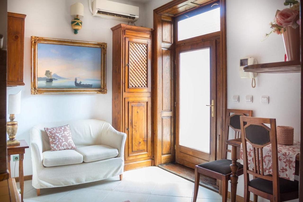 8 Small And Cozy Suite 티미쇼아라 외부 사진
